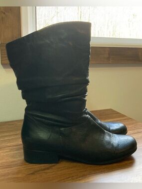 Arturo Chiang Black Slouch Boots 7B